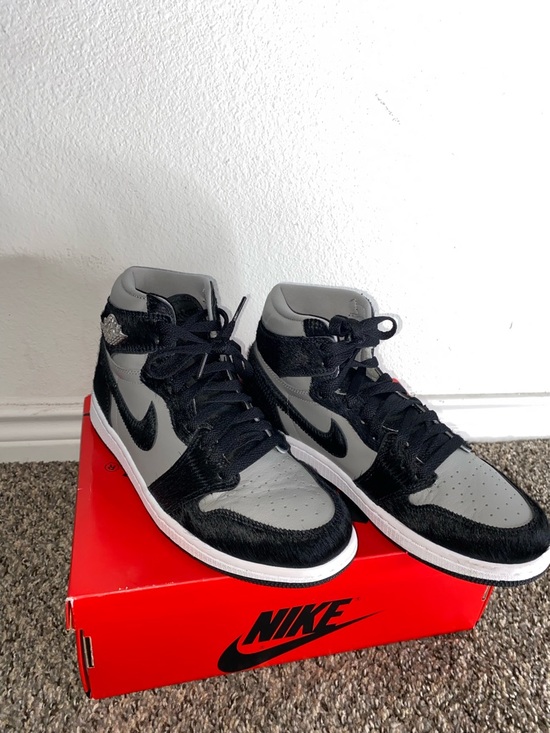 Nike Women’s High-Top Sneakers Black & Gray - Picture 2 of 5